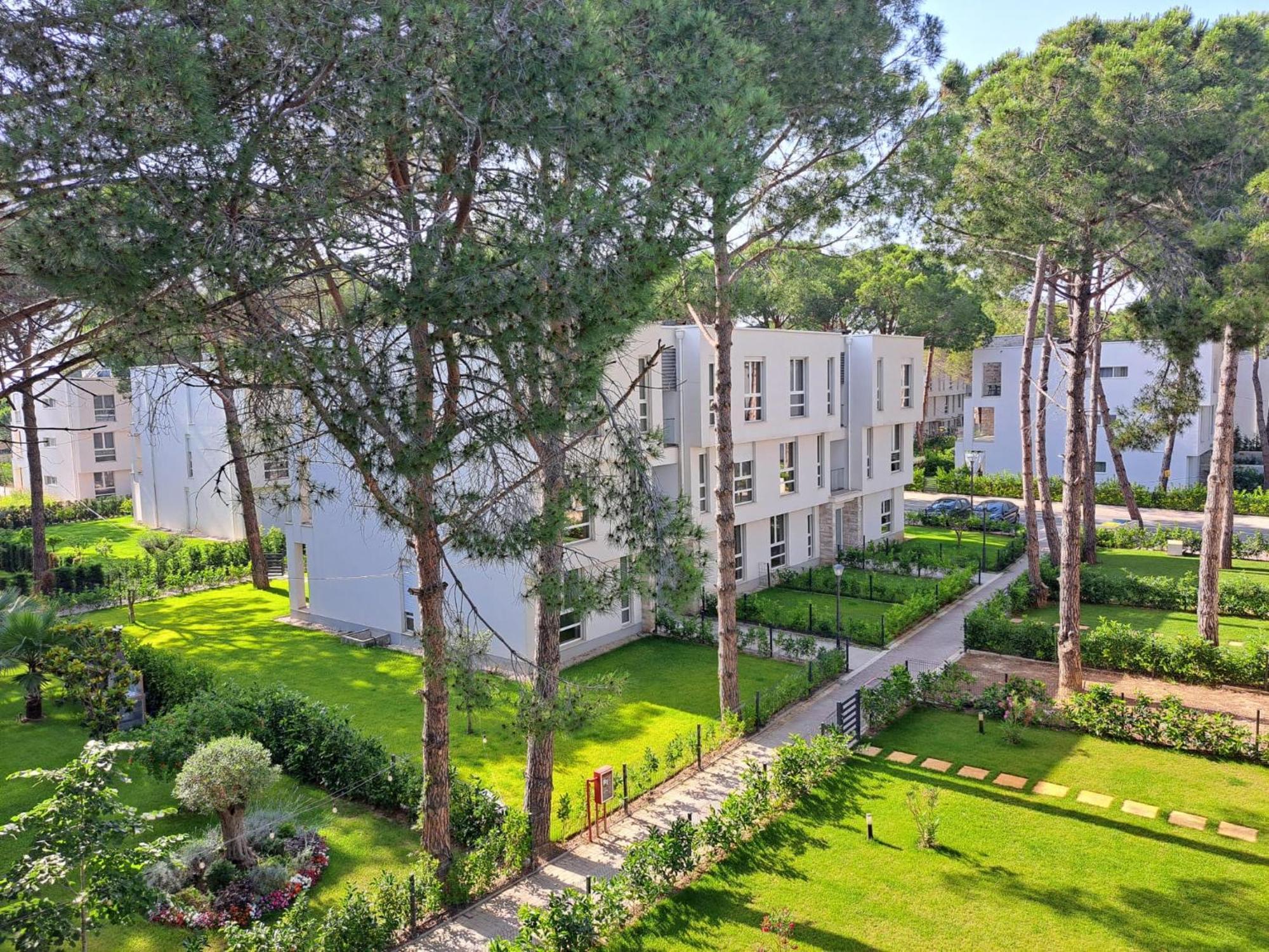 M&E Premium Apartments - San Pietro Дуррес Экстерьер фото